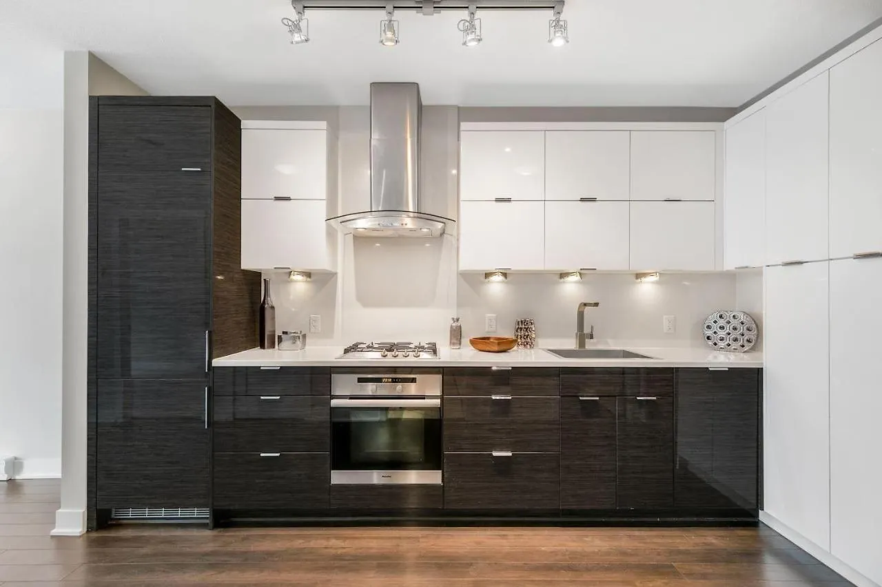Relocation Special -Kits Garden View Condo Vancouver Apartment