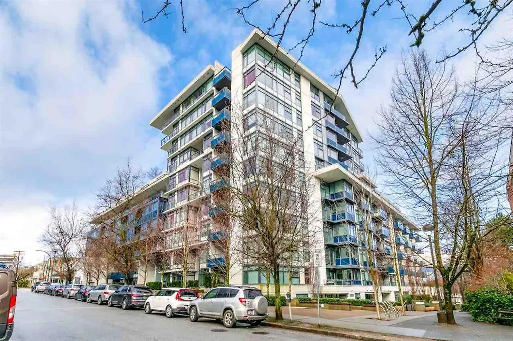 Apartment Relocation Special -Kits Garden View Condo Vancouver
