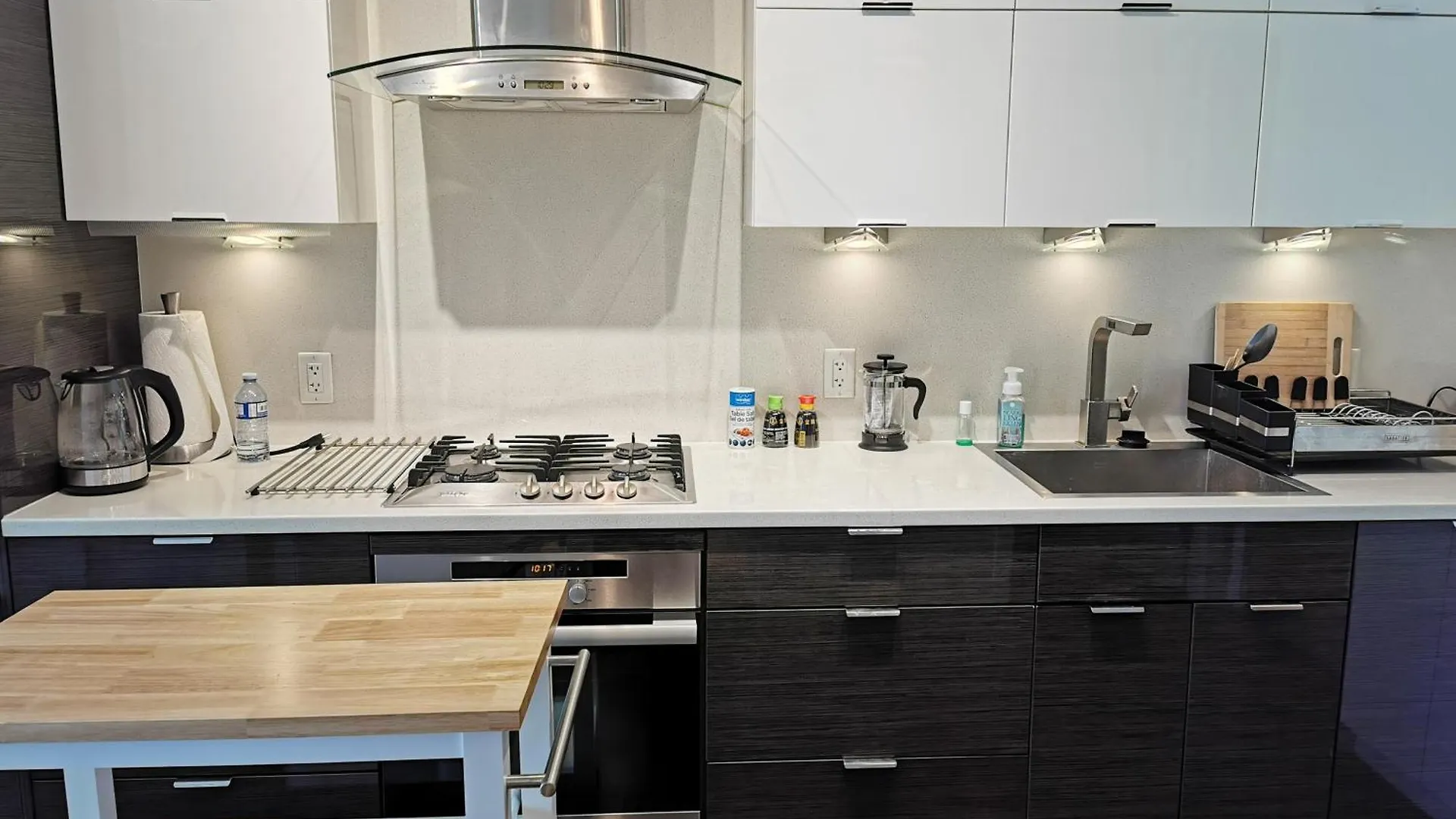 Relocation Special -Kits Garden View Condo Vancouver 0*,  Canada